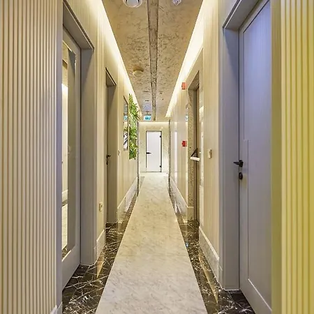 Hotel The Hubi 4*